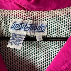 Sport mode vintage 80’s wind breaker